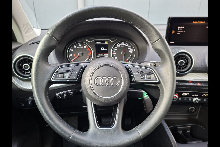 Audi Q2 35 TFSI Advanced * AUTOMAAT* Parkeercamera* Adaptieve Cruise Control * Stoelverwarming * 64.000KM *