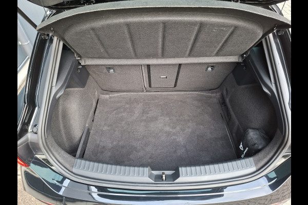 CUPRA Leon 1.5 eTSI Business Intense * Navigatiesysteem * Elektrische stoelen met memory * Parkeercamera *
