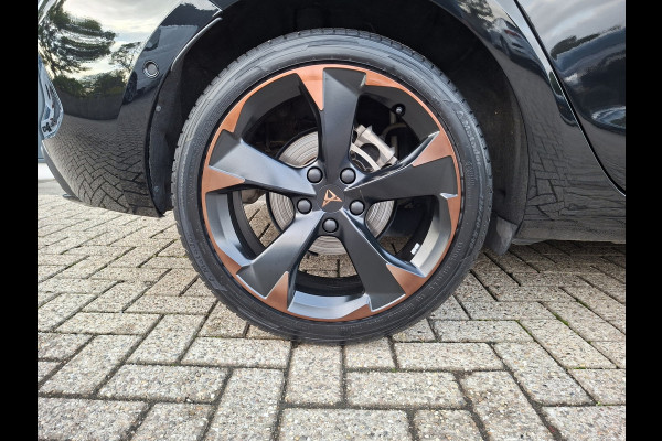 CUPRA Leon 1.5 eTSI Business Intense * Navigatiesysteem * Elektrische stoelen met memory * Parkeercamera *