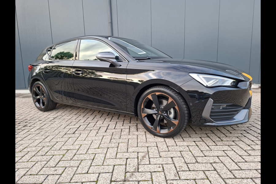 CUPRA Leon 1.5 eTSI Business Intense * Navigatiesysteem * Elektrische stoelen met memory * Parkeercamera *