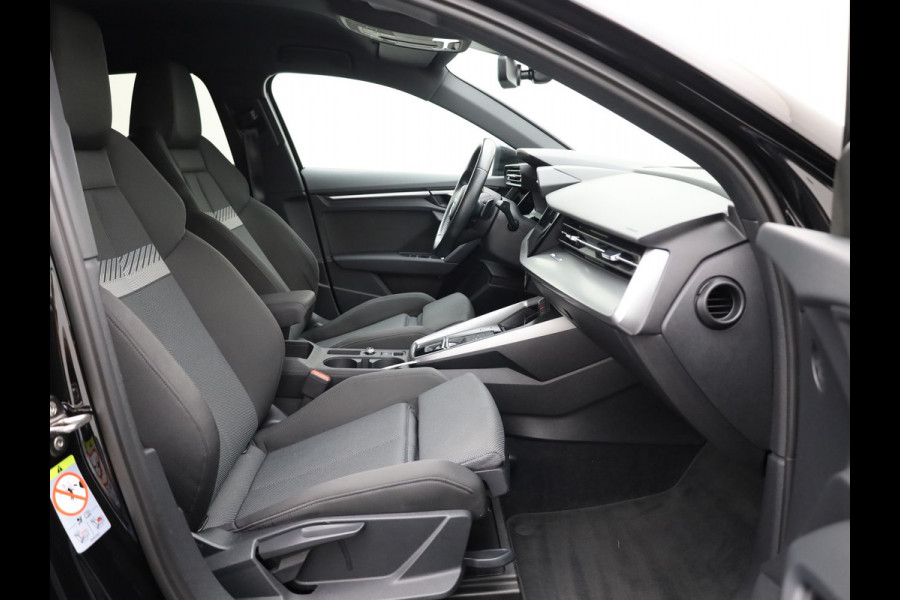 Audi A3 Sportback 35 TFSI 150Pk Business edition | Adapt. Cr. | 18'' | Stoelverwarming | Prijs Rijklaar!!
