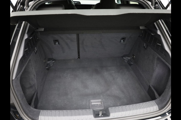 Audi A3 Sportback 35 TFSI 150Pk Business edition | Adapt. Cr. | 18'' | Stoelverwarming | Prijs Rijklaar!!