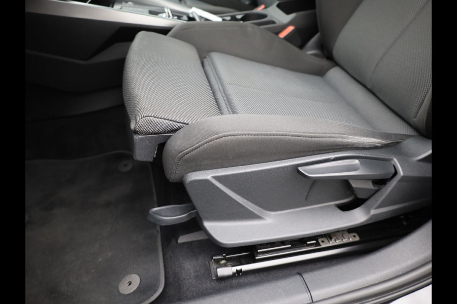 Audi A3 Sportback 35 TFSI 150Pk Business edition | Adapt. Cr. | 18'' | Stoelverwarming | Prijs Rijklaar!!