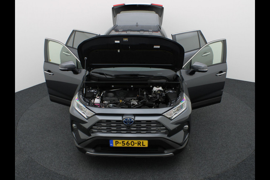 Toyota RAV4 2.5 Hybrid Executive | Bear Lock | Memory Seat | 360 camera | Elk. A-klep | Trekhaak afnb. | BSM | Prijs Rijklaar!!