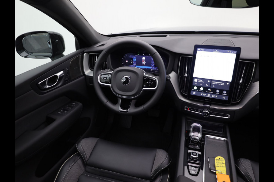 Volvo XC60 2.0 T6 Plug-in hybrid AWD Plus Dark | Trekhaak | Panodak | Dode Hoek | 360 Camera | Harman Kardon | Head Up | Elk. Klep | Prijs Rijklaar!!
