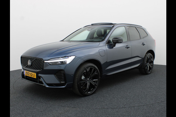 Volvo XC60 2.0 T6 Plug-in hybrid AWD Plus Dark | Trekhaak | Panodak | Dode Hoek | 360 Camera | Harman Kardon | Head Up | Elk. Klep | Prijs Rijklaar!!