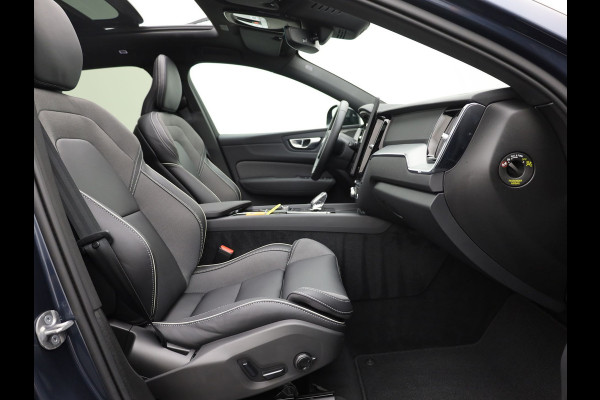 Volvo XC60 2.0 T6 Plug-in hybrid AWD Plus Dark | Trekhaak | Panodak | Dode Hoek | 360 Camera | Harman Kardon | Head Up | Elk. Klep | Prijs Rijklaar!!