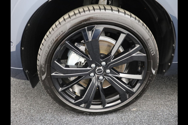 Volvo XC60 2.0 T6 Plug-in hybrid AWD Plus Dark | Trekhaak | Panodak | Dode Hoek | 360 Camera | Harman Kardon | Head Up | Elk. Klep | Prijs Rijklaar!!