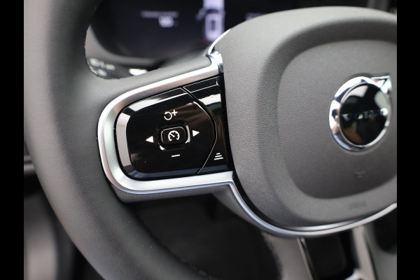 Volvo XC60 2.0 T6 Plug-in hybrid AWD Plus Dark | Trekhaak | Panodak | Dode Hoek | 360 Camera | Harman Kardon | Head Up | Elk. Klep | Prijs Rijklaar!!
