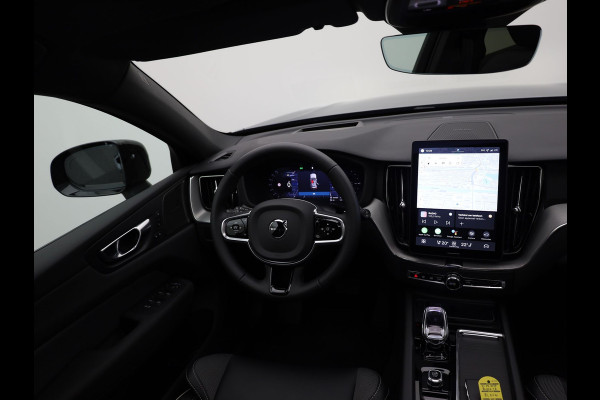 Volvo XC60 2.0 T6 Plug-in hybrid AWD Plus Dark | Trekhaak | Panodak | Dode Hoek | 360 Camera | Harman Kardon | Head Up | Elk. Klep | Prijs Rijklaar!!