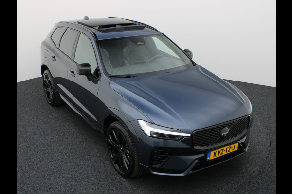 Volvo XC60 2.0 T6 Plug-in hybrid AWD Plus Dark | Trekhaak | Panodak | Dode Hoek | 360 Camera | Harman Kardon | Head Up | Elk. Klep | Prijs Rijklaar!!