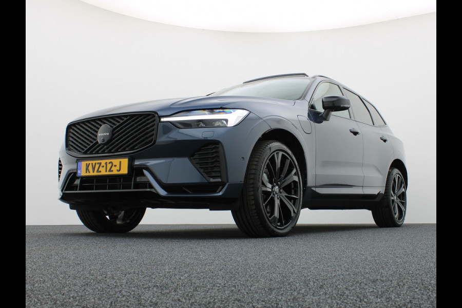 Volvo XC60 2.0 T6 Plug-in hybrid AWD Plus Dark | Trekhaak | Panodak | Dode Hoek | 360 Camera | Harman Kardon | Head Up | Elk. Klep | Prijs Rijklaar!!