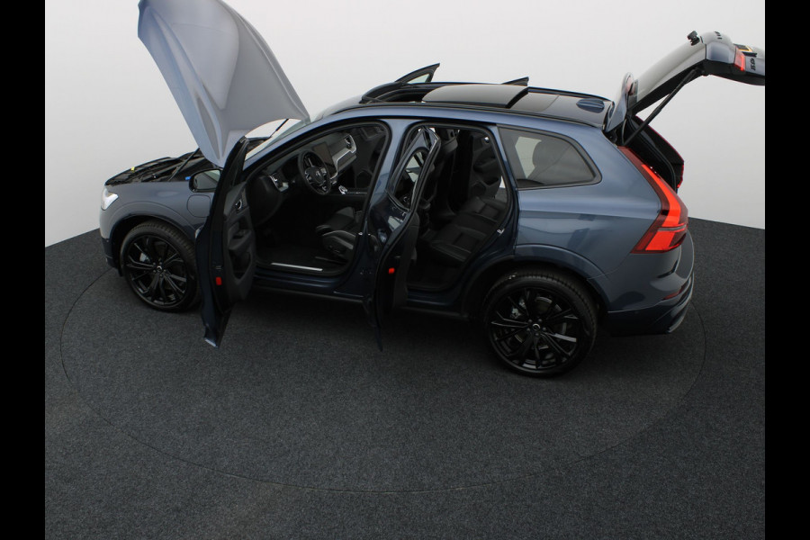 Volvo XC60 2.0 T6 Plug-in hybrid AWD Plus Dark | Trekhaak | Panodak | Dode Hoek | 360 Camera | Harman Kardon | Head Up | Elk. Klep | Prijs Rijklaar!!