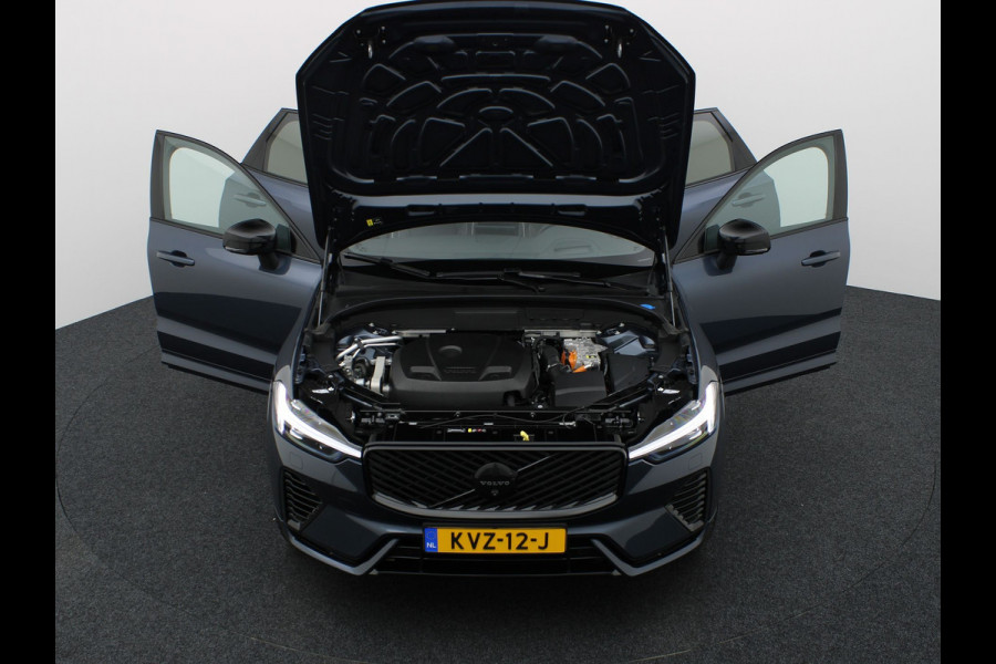 Volvo XC60 2.0 T6 Plug-in hybrid AWD Plus Dark | Trekhaak | Panodak | Dode Hoek | 360 Camera | Harman Kardon | Head Up | Elk. Klep | Prijs Rijklaar!!