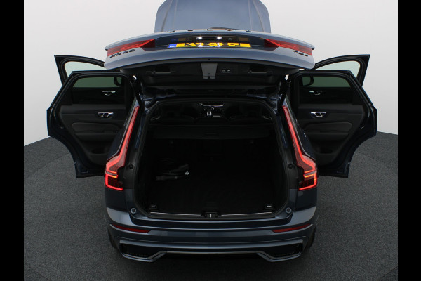 Volvo XC60 2.0 T6 Plug-in hybrid AWD Plus Dark | Trekhaak | Panodak | Dode Hoek | 360 Camera | Harman Kardon | Head Up | Elk. Klep | Prijs Rijklaar!!