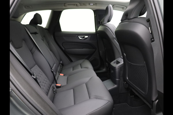 Volvo XC60 2.0 T8 Plug-in hybrid AWD Plus Dark | Trekhaak | Panodak | Dode Hoek | 360 Camera | Harman Kardon | Head Up | Elk. Klep | Prijs Rijklaar!!