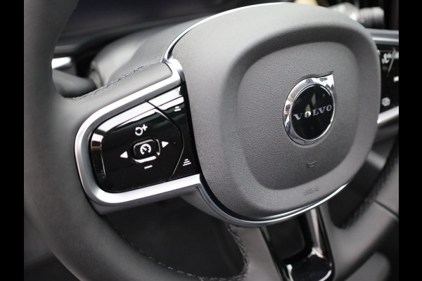 Volvo XC60 2.0 T8 Plug-in hybrid AWD Plus Dark | Trekhaak | Panodak | Dode Hoek | 360 Camera | Harman Kardon | Head Up | Elk. Klep | Prijs Rijklaar!!