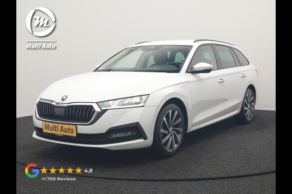Škoda Octavia Combi 1.4 TSI iV Business Edition PHEV 204pk Dealer O.H | Trekhaak Af Fabriek | Adaptive Cruise | Camera | Stoelmassage | Sportstoelen & Stuur Verwarmd | Keyless | Sfeerverlichting | Crystal LED | Apple Carplay |  Navigatie | 18"L.M | Plug In Hybrid