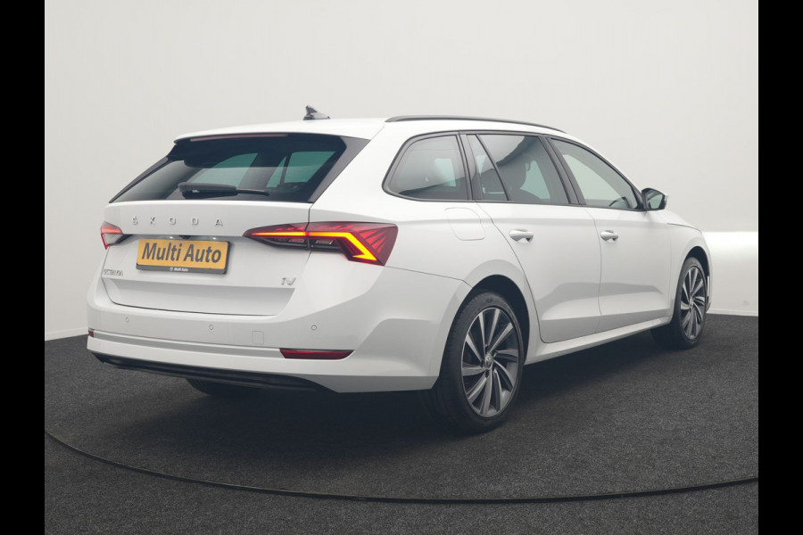 Škoda Octavia Combi 1.4 TSI iV Business Edition PHEV 204pk Dealer O.H | Trekhaak Af Fabriek | Adaptive Cruise | Camera | Stoelmassage | Sportstoelen & Stuur Verwarmd | Keyless | Sfeerverlichting | Crystal LED | Apple Carplay |  Navigatie | 18"L.M | Plug In Hybrid
