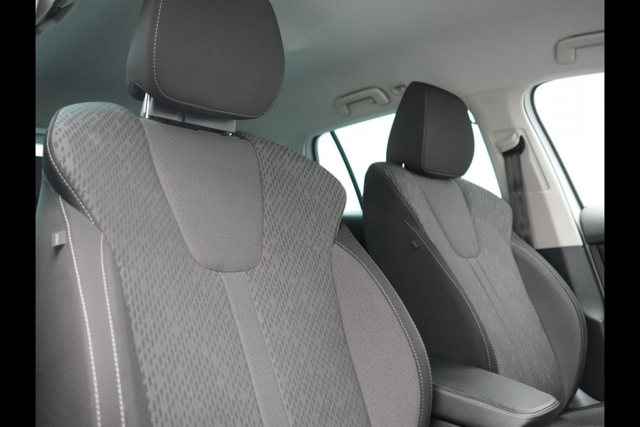 Škoda Octavia Combi 1.4 TSI iV Business Edition PHEV 204pk Dealer O.H | Trekhaak Af Fabriek | Adaptive Cruise | Camera | Stoelmassage | Sportstoelen & Stuur Verwarmd | Keyless | Sfeerverlichting | Crystal LED | Apple Carplay |  Navigatie | 18"L.M | Plug In Hybrid