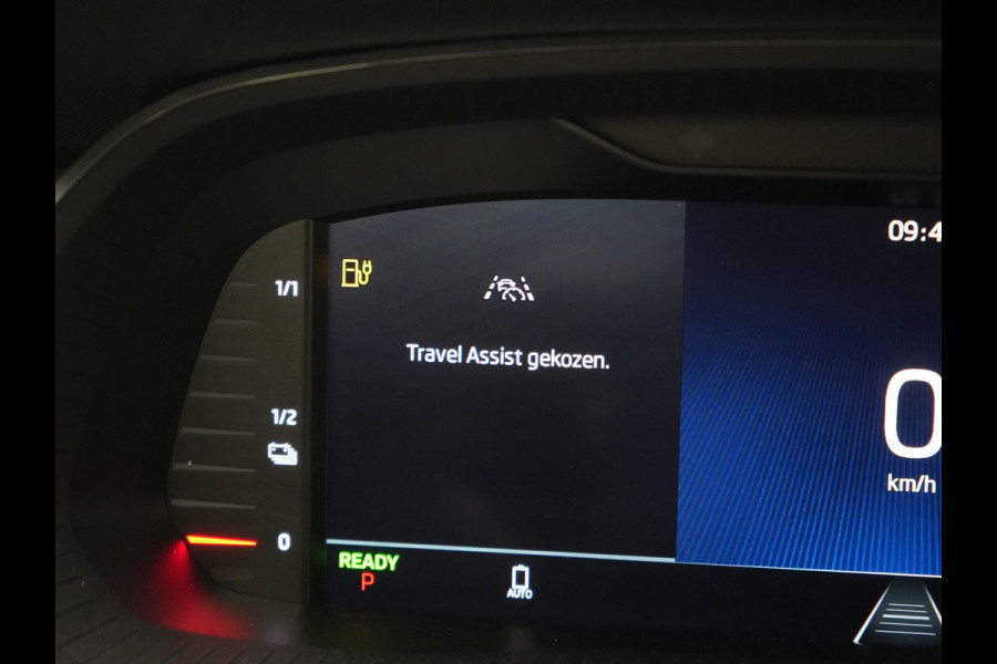 Škoda Octavia Combi 1.4 TSI iV Business Edition PHEV 204pk Dealer O.H | Trekhaak Af Fabriek | Adaptive Cruise | Camera | Stoelmassage | Sportstoelen & Stuur Verwarmd | Keyless | Sfeerverlichting | Crystal LED | Apple Carplay |  Navigatie | 18"L.M | Plug In Hybrid