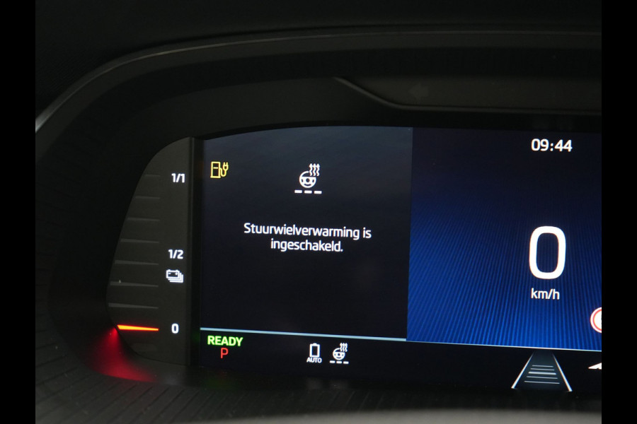 Škoda Octavia Combi 1.4 TSI iV Business Edition PHEV 204pk Dealer O.H | Trekhaak Af Fabriek | Adaptive Cruise | Camera | Stoelmassage | Sportstoelen & Stuur Verwarmd | Keyless | Sfeerverlichting | Crystal LED | Apple Carplay |  Navigatie | 18"L.M | Plug In Hybrid