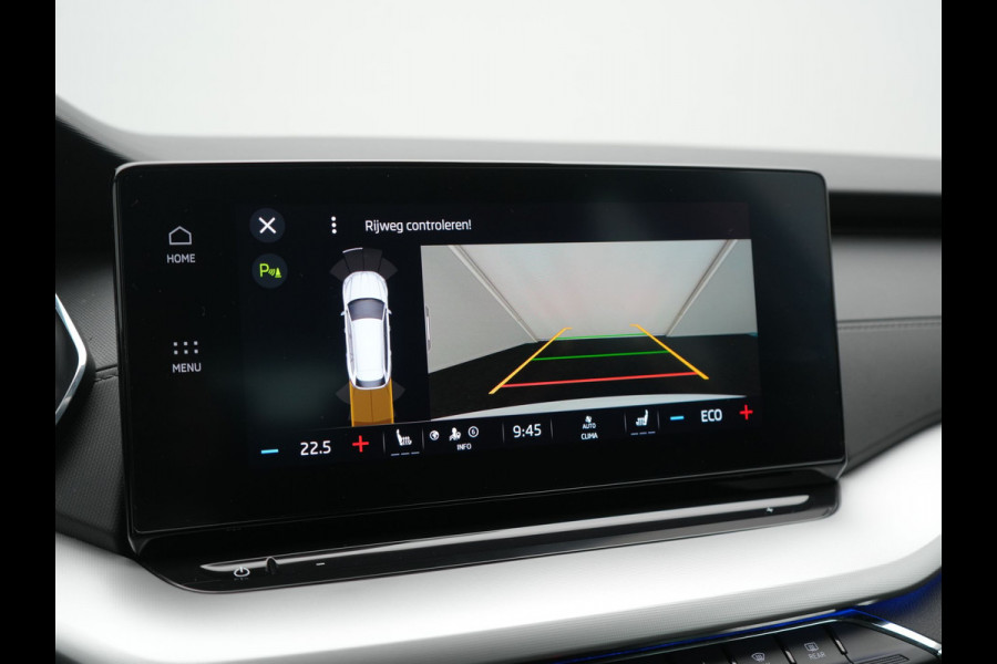 Škoda Octavia Combi 1.4 TSI iV Business Edition PHEV 204pk Dealer O.H | Trekhaak Af Fabriek | Adaptive Cruise | Camera | Stoelmassage | Sportstoelen & Stuur Verwarmd | Keyless | Sfeerverlichting | Crystal LED | Apple Carplay |  Navigatie | 18"L.M | Plug In Hybrid