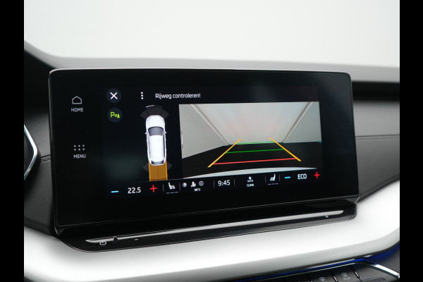 Škoda Octavia Combi 1.4 TSI iV Business Edition PHEV 204pk Dealer O.H | Trekhaak Af Fabriek | Adaptive Cruise | Camera | Stoelmassage | Sportstoelen & Stuur Verwarmd | Keyless | Sfeerverlichting | Crystal LED | Apple Carplay |  Navigatie | 18"L.M | Plug In Hybrid