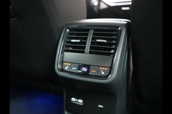 Škoda Octavia Combi 1.4 TSI iV Business Edition PHEV 204pk Dealer O.H | Trekhaak Af Fabriek | Adaptive Cruise | Camera | Stoelmassage | Sportstoelen & Stuur Verwarmd | Keyless | Sfeerverlichting | Crystal LED | Apple Carplay |  Navigatie | 18"L.M | Plug In Hybrid