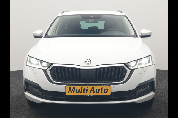 Škoda Octavia Combi 1.4 TSI iV Business Edition PHEV 204pk Dealer O.H | Trekhaak Af Fabriek | Adaptive Cruise | Camera | Stoelmassage | Sportstoelen & Stuur Verwarmd | Keyless | Sfeerverlichting | Crystal LED | Apple Carplay |  Navigatie | 18"L.M | Plug In Hybrid
