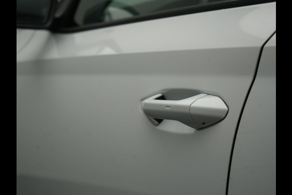Škoda Octavia Combi 1.4 TSI iV Business Edition PHEV 204pk Dealer O.H | Trekhaak Af Fabriek | Adaptive Cruise | Camera | Stoelmassage | Sportstoelen & Stuur Verwarmd | Keyless | Sfeerverlichting | Crystal LED | Apple Carplay |  Navigatie | 18"L.M | Plug In Hybrid