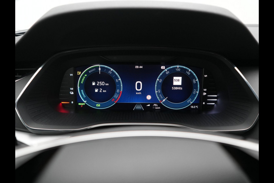 Škoda Octavia Combi 1.4 TSI iV Business Edition PHEV 204pk Dealer O.H | Trekhaak Af Fabriek | Adaptive Cruise | Camera | Stoelmassage | Sportstoelen & Stuur Verwarmd | Keyless | Sfeerverlichting | Crystal LED | Apple Carplay |  Navigatie | 18"L.M | Plug In Hybrid