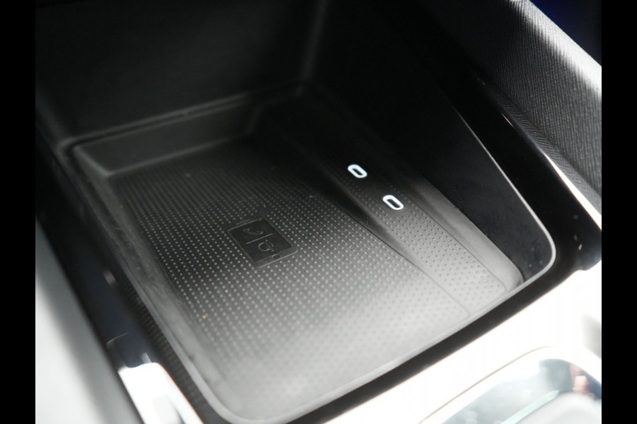 Škoda Octavia Combi 1.4 TSI iV Business Edition PHEV 204pk Dealer O.H | Trekhaak Af Fabriek | Adaptive Cruise | Camera | Stoelmassage | Sportstoelen & Stuur Verwarmd | Keyless | Sfeerverlichting | Crystal LED | Apple Carplay |  Navigatie | 18"L.M | Plug In Hybrid