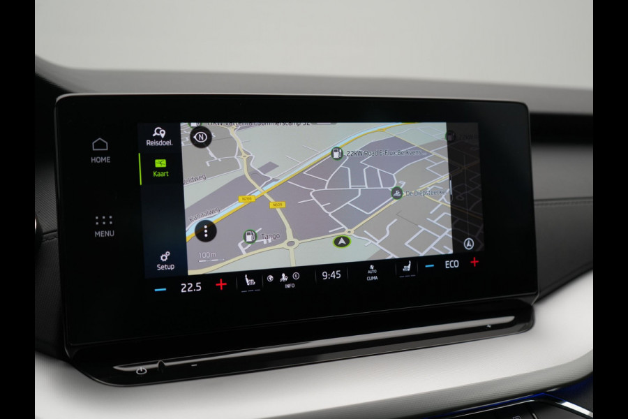 Škoda Octavia Combi 1.4 TSI iV Business Edition PHEV 204pk Dealer O.H | Trekhaak Af Fabriek | Adaptive Cruise | Camera | Stoelmassage | Sportstoelen & Stuur Verwarmd | Keyless | Sfeerverlichting | Crystal LED | Apple Carplay |  Navigatie | 18"L.M | Plug In Hybrid
