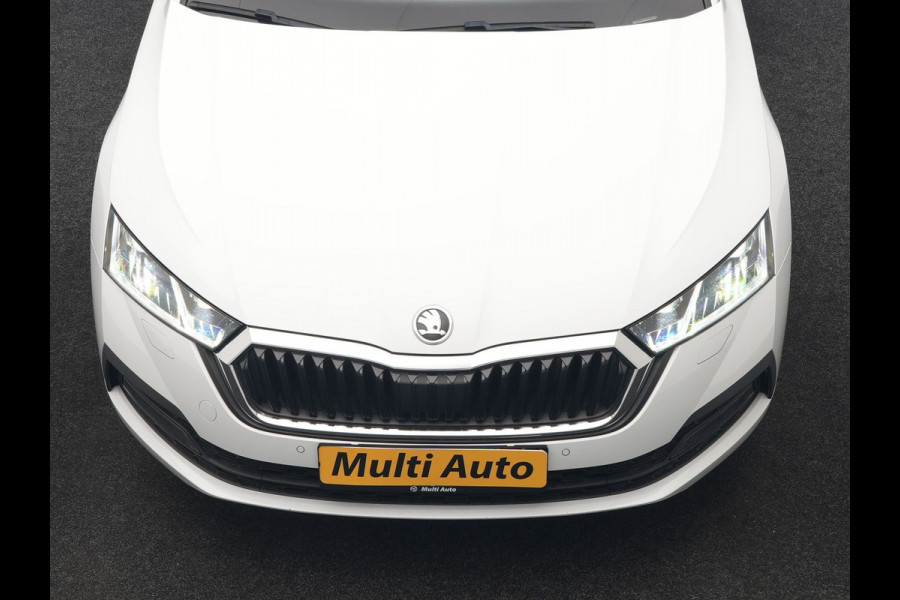Škoda Octavia Combi 1.4 TSI iV Business Edition PHEV 204pk Dealer O.H | Trekhaak Af Fabriek | Adaptive Cruise | Camera | Stoelmassage | Sportstoelen & Stuur Verwarmd | Keyless | Sfeerverlichting | Crystal LED | Apple Carplay |  Navigatie | 18"L.M | Plug In Hybrid