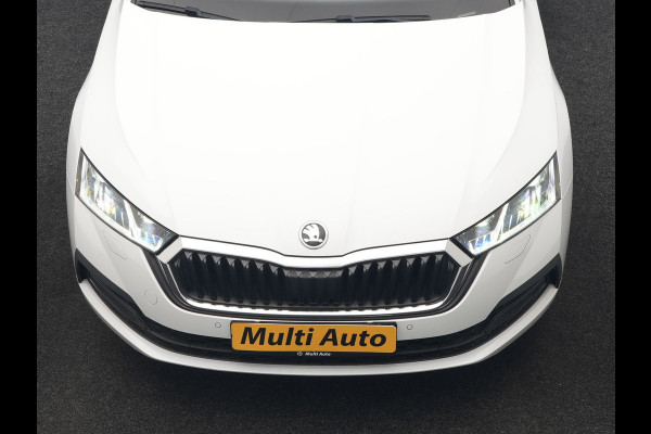 Škoda Octavia Combi 1.4 TSI iV Business Edition PHEV 204pk Dealer O.H | Trekhaak Af Fabriek | Adaptive Cruise | Camera | Stoelmassage | Sportstoelen & Stuur Verwarmd | Keyless | Sfeerverlichting | Crystal LED | Apple Carplay |  Navigatie | 18"L.M | Plug In Hybrid