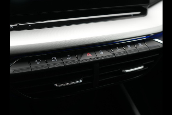 Škoda Octavia Combi 1.4 TSI iV Business Edition PHEV 204pk Dealer O.H | Trekhaak Af Fabriek | Adaptive Cruise | Camera | Stoelmassage | Sportstoelen & Stuur Verwarmd | Keyless | Sfeerverlichting | Crystal LED | Apple Carplay |  Navigatie | 18"L.M | Plug In Hybrid