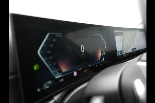 BMW 3 Serie Touring 320e Facelift 204pk PHEV Dealer O.H. | Dravitgrau metallic | Head Up | Camera | Widescreen Navi | Stoelverwarming | Apple Carplay | Blis | Adaptive LED | Park Assist | DAB | Plug In Hybrid |