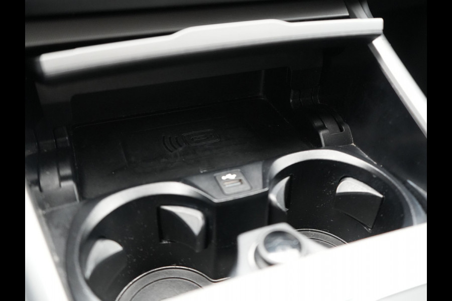 BMW 3 Serie Touring 320e Facelift 204pk PHEV Dealer O.H. | Dravitgrau metallic | Head Up | Camera | Widescreen Navi | Stoelverwarming | Apple Carplay | Blis | Adaptive LED | Park Assist | DAB | Plug In Hybrid |