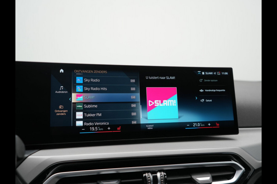 BMW 3 Serie Touring 320e Facelift 204pk PHEV Dealer O.H. | Dravitgrau metallic | Head Up | Camera | Widescreen Navi | Stoelverwarming | Apple Carplay | Blis | Adaptive LED | Park Assist | DAB | Plug In Hybrid |