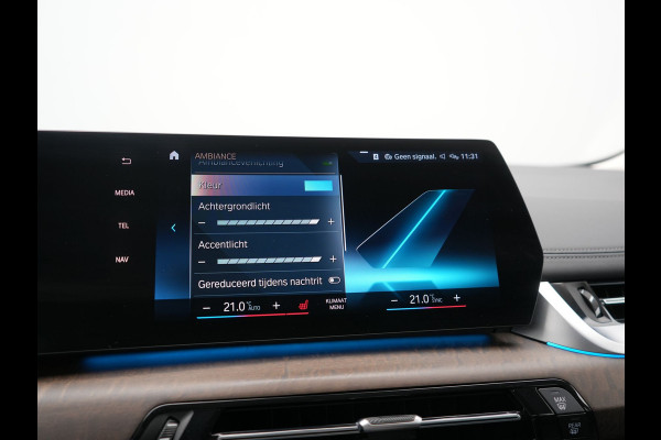 BMW 2 Serie Active Tourer 225e xDrive Luxury Line PHEV 245pk Dealer O.H. | Trekhaak Af Fabriek | Adaptive Cruise | 360 Camera | Head Up | Lederen Sportstoelen Verwarmd | Sfeerverichting | Keyless | Blis | Apple Carplay | Widescreen Navi | DAB | Plug In Hybrid |