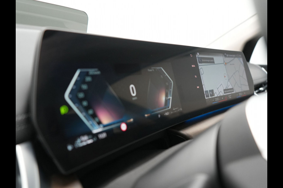 BMW 2 Serie Active Tourer 225e xDrive Luxury Line PHEV 245pk Dealer O.H. | Trekhaak Af Fabriek | Adaptive Cruise | 360 Camera | Head Up | Lederen Sportstoelen Verwarmd | Sfeerverichting | Keyless | Blis | Apple Carplay | Widescreen Navi | DAB | Plug In Hybrid |