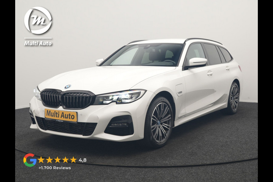 BMW 3 Serie Touring 320e xDrive M Sport PHEV Dealer O.H. | Camera | Alcantara Sportstoelen & Stuur Verwarmd | Sfeerverlichting | Keyless | Blis | Apple Carplay | Navigatie | DAB | 18"L.M | Plug In Hybrid |