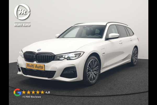 BMW 3 Serie Touring 320e xDrive M Sport PHEV Dealer O.H. | Camera | Alcantara Sportstoelen & Stuur Verwarmd | Sfeerverlichting | Keyless | Blis | Apple Carplay | Navigatie | DAB | 18"L.M | Plug In Hybrid |