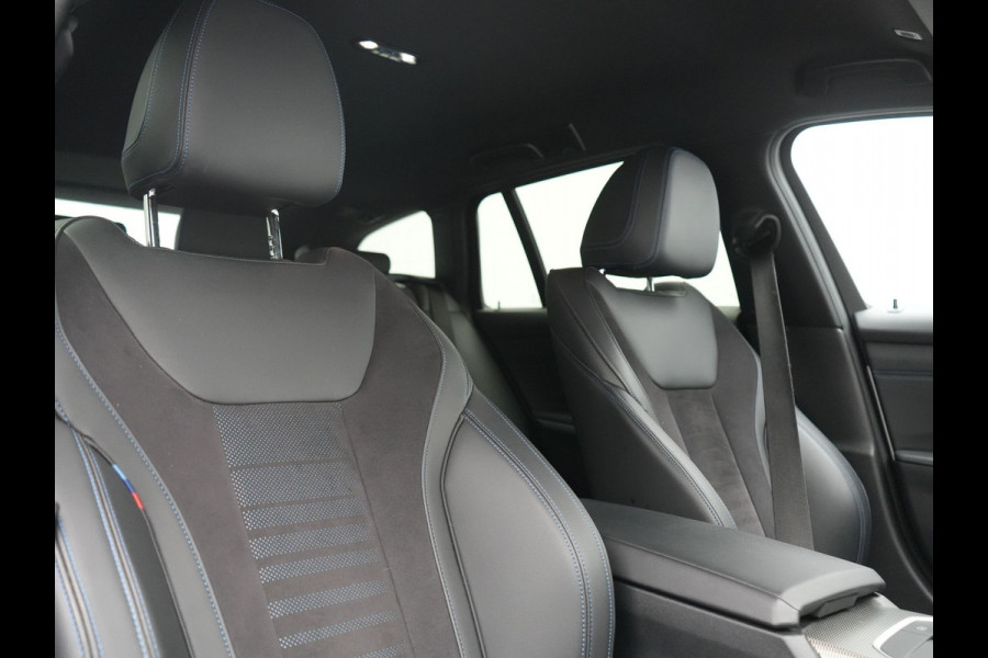 BMW 3 Serie Touring 320e xDrive M Sport PHEV Dealer O.H. | Camera | Alcantara Sportstoelen & Stuur Verwarmd | Sfeerverlichting | Keyless | Blis | Apple Carplay | Navigatie | DAB | 18"L.M | Plug In Hybrid |