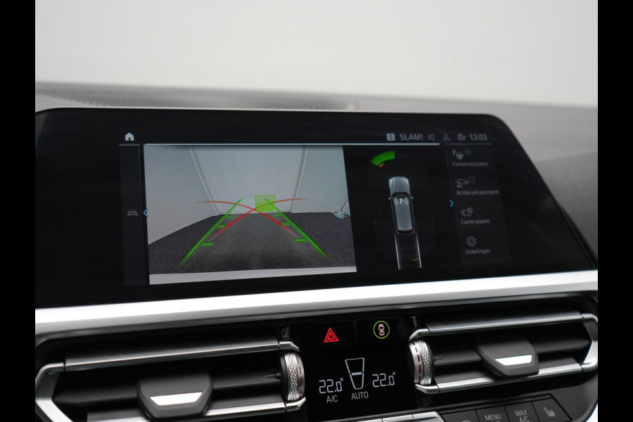 BMW 3 Serie Touring 320e xDrive M Sport PHEV Dealer O.H. | Camera | Alcantara Sportstoelen & Stuur Verwarmd | Sfeerverlichting | Keyless | Blis | Apple Carplay | Navigatie | DAB | 18"L.M | Plug In Hybrid |