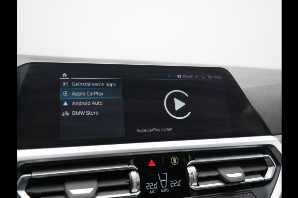 BMW 3 Serie Touring 320e xDrive M Sport PHEV Dealer O.H. | Camera | Alcantara Sportstoelen & Stuur Verwarmd | Sfeerverlichting | Keyless | Blis | Apple Carplay | Navigatie | DAB | 18"L.M | Plug In Hybrid |