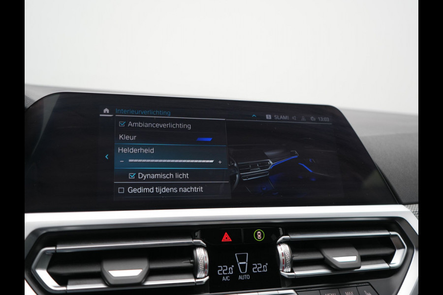 BMW 3 Serie Touring 320e xDrive M Sport PHEV Dealer O.H. | Camera | Alcantara Sportstoelen & Stuur Verwarmd | Sfeerverlichting | Keyless | Blis | Apple Carplay | Navigatie | DAB | 18"L.M | Plug In Hybrid |