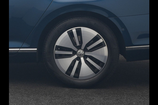 Volkswagen Passat 1.4 TSI PHEV GTE Business 218pk Dealer O.H. | Trekhaak Af Fabriek | Panodak | Head Up | Adaptive Cruise | 360 Camera | Dynaudio | Lederen Sportstoelen Memory & Massage | IQ Light | Stoelen & Stuur Verwarmd | Blis | Keyless | Apple Carplay | Plug In Hybrid |