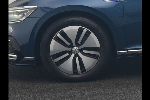 Volkswagen Passat 1.4 TSI PHEV GTE Business 218pk Dealer O.H. | Trekhaak Af Fabriek | Panodak | Head Up | Adaptive Cruise | 360 Camera | Dynaudio | Lederen Sportstoelen Memory & Massage | IQ Light | Stoelen & Stuur Verwarmd | Blis | Keyless | Apple Carplay | Plug In Hybrid |